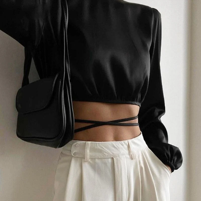 Crop Top Satin Noir Manches Longues
